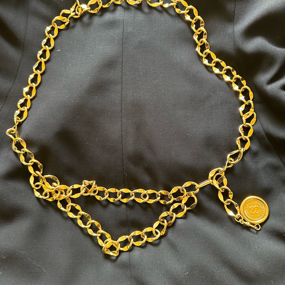 Authentic Chanel classic gold chain belt
